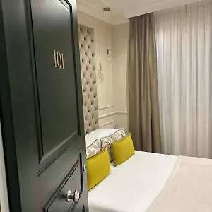 Pensjonat Nouvelle Maison Rome Luxury Palace, Rzym
